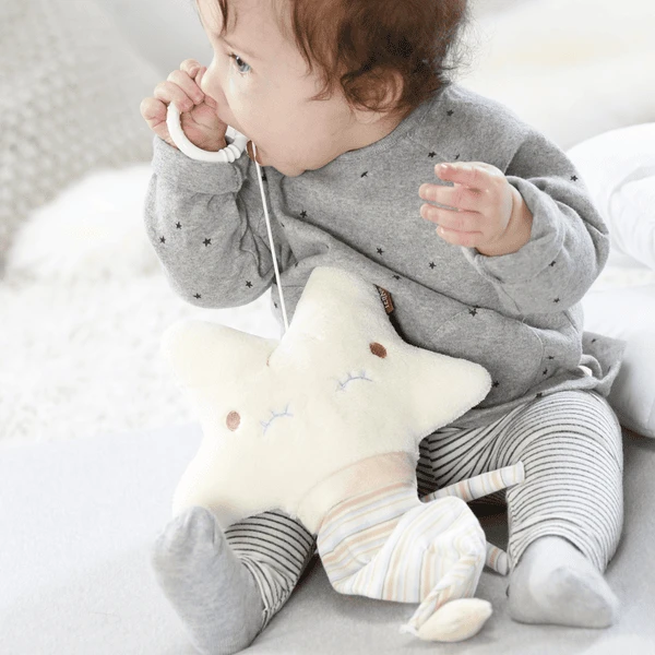 FEHN Muziekdoos Ster Met Muts - Baby Love 7 FEHN Muziekdoos Ster Met Muts - Baby Love - Afbeelding 5