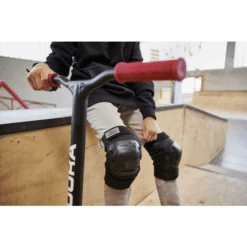 HUDORA ® Biomechanische Beschermers Set Pro Zwart -Pink or blue hudora biomechanische beschermers set pro zwart a324857 1