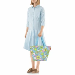 Reisenthel ® Shopper M Bloemist Lagune 11 Reisenthel ® Shopper M Bloemist Lagune -Pink or blue reisenthel shopper m bloemist lagune a392719 4