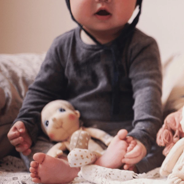 Rubens Barn Doll Elm - Mini Ecobuds 7 Rubens Barn Doll Elm - Mini Ecobuds - Afbeelding 5