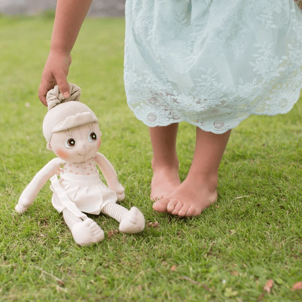 Rubens Barn Doll Iris - Ecobuds 4 Rubens Barn Doll Iris - Ecobuds - Afbeelding 2