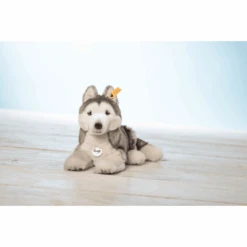 Steiff Husky Bernie Grijs/wit Liggend, 33 Cm 9 Steiff Husky Bernie Grijs/wit Liggend, 33 Cm -Pink or blue steiff husky bernie grijs wit liggend 33 cm a351734 2