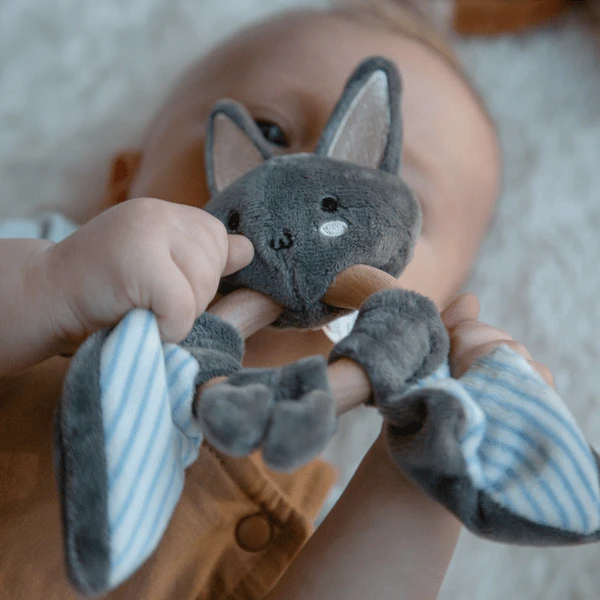 Tryco Pluche Speen Met Rammelaar - Bruce Vleermuis 7 Tryco Pluche Speen Met Rammelaar - Bruce Vleermuis - Afbeelding 5